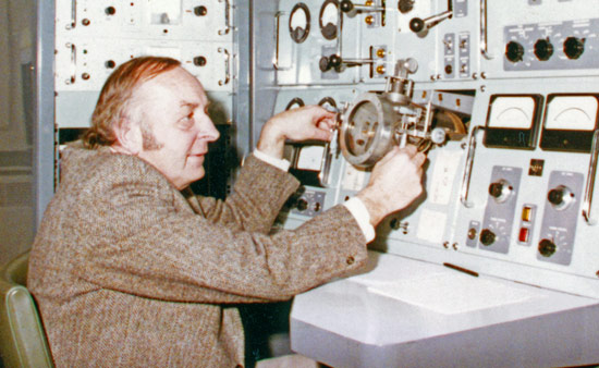 Dr Stuart Ross Taylor